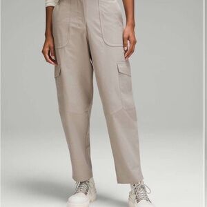 Lululemon Light Utilitech Cargo Pocket High-Rise Pant - Riverstone